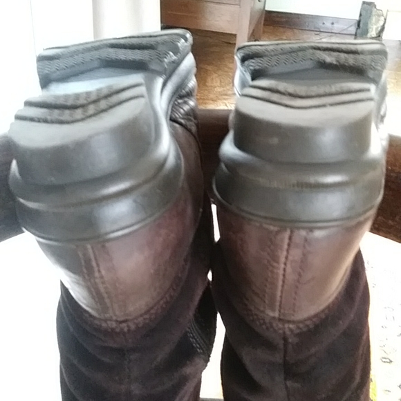 Cougar dark brown, rubber and suede knee-high boots. - Picture 5 of 10